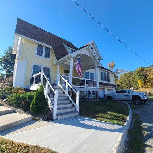 1121 Weldon Rd, Oak Ridge, NJ, 07438-9511 | Card Image