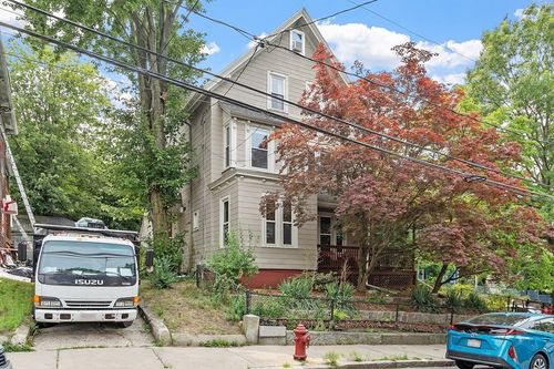 apt-2-31 Vinal Ave, Somerville, MA, 02143-1890 | Card Image