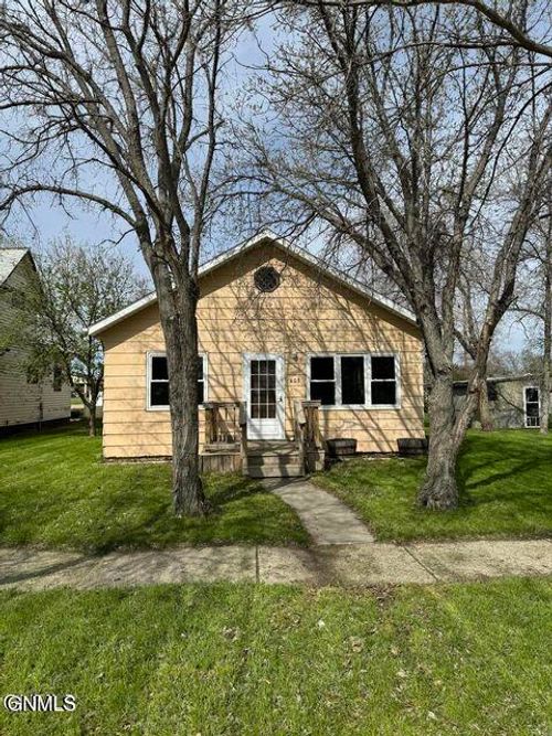 403 2nd St Ne, Crosby, ND, 58730-3056 | Card Image