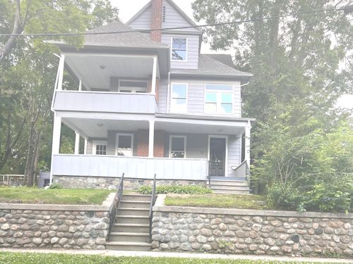 10 Fleming St, Waterbury, CT, 06710-1314 | Card Image