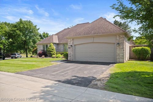 22025 Orchard Way, Beverly Hills, MI, 48025-3550 | Card Image