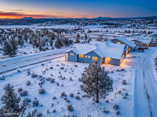 1092 Se Bluegrass Ln, Madras, OR, 97741-1642 | Card Image