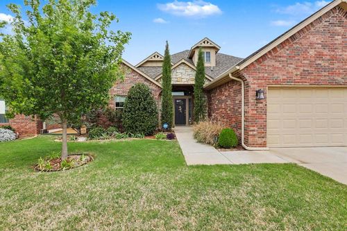 609 Texoma Dr, Edmond, OK, 73025-7211 | Card Image
