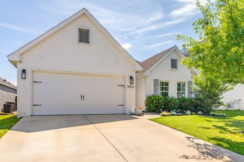 9825 Chaparral Pass, Fort Worth, TX, 76126-2167 | Card Image