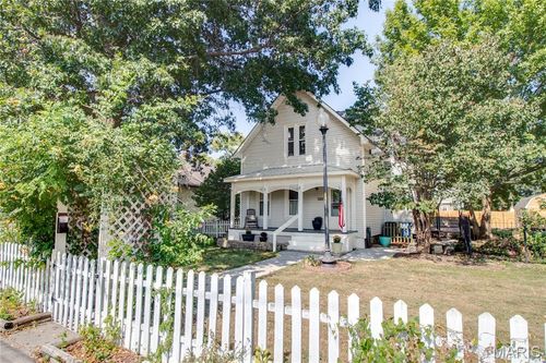 605 W Pearl St, Jerseyville, IL, 62052-1524 | Card Image