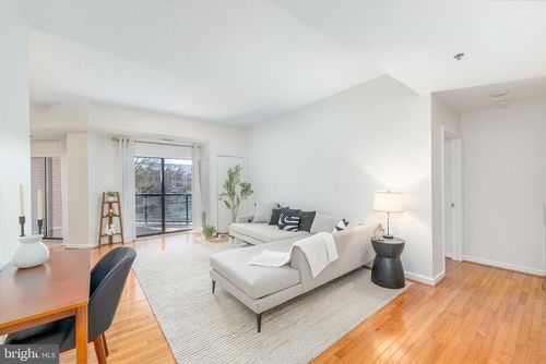 apt-201-2515 Boston St, BALTIMORE, MD, 21224-4798 | Card Image