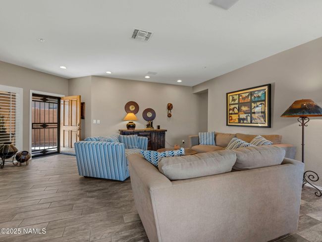41310 N Clear Crossing Ct, House other with 2 bedrooms, 2 bathrooms and null parking in Anthem AZ | Image 9