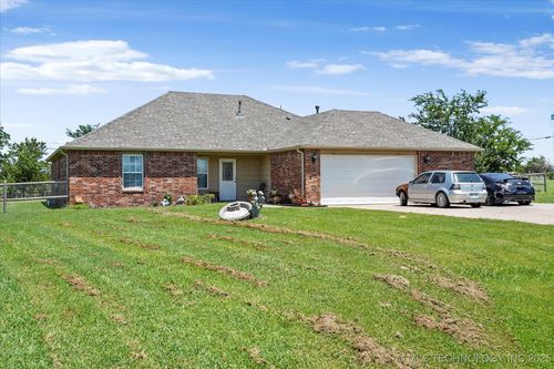 18927 Valley Ave, Collinsville, OK, 74021-6177 | Card Image