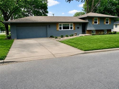 311 Jackson Ave, Garnett, KS, 66032-1128 | Card Image