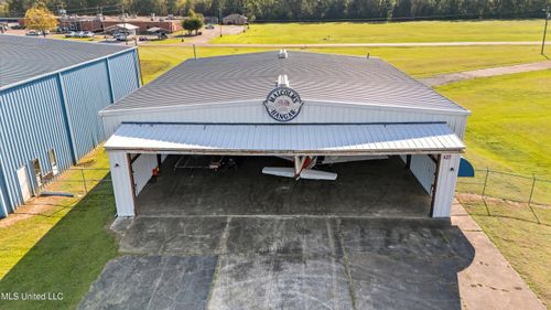 2 Airport Road Dr, Batesville, MS, 38606-1091 | Card Image