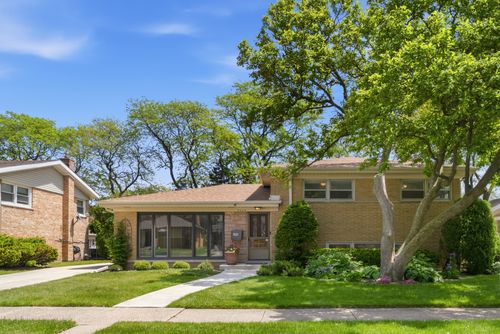 9229 Marmora Ave, Morton Grove, IL, 60053-1509 | Card Image