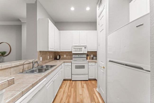 APT-237 - 2400 Mccue Rd, Condo with 2 bedrooms, 1 bathrooms and 2 parking in Houston TX | Image 10