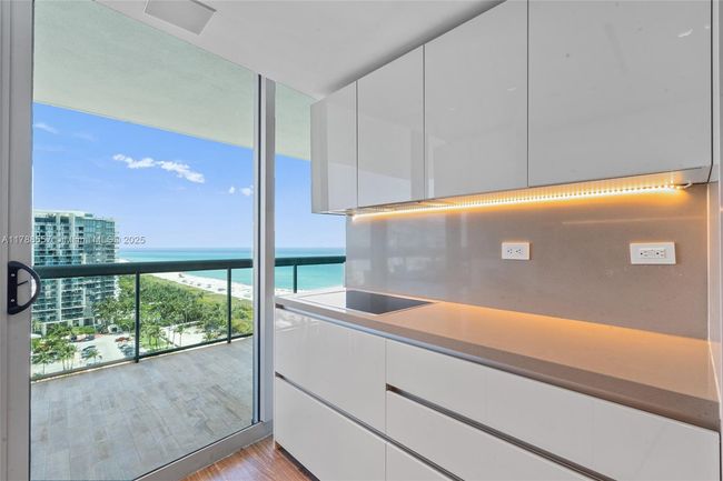 2007 - 101 20 Th St, Condo with 2 bedrooms, 2 bathrooms and null parking in Miami Beach FL | Image 6