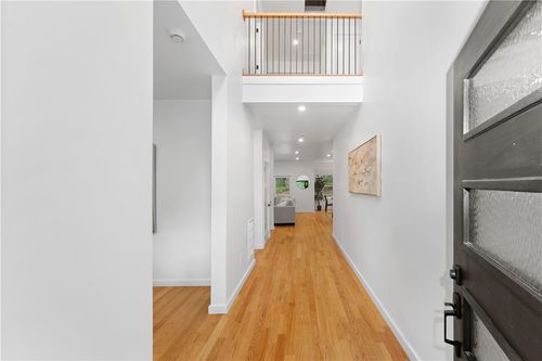 980 Newport Ave, Attleboro, MA, 02703-7036 | Card Image