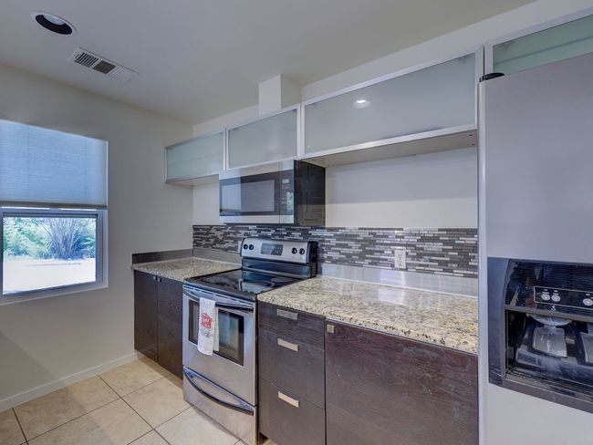 2 - 400 E 33 Rd St, Condo with 3 bedrooms, 3 bathrooms and 2 parking in Austin TX | Image 13