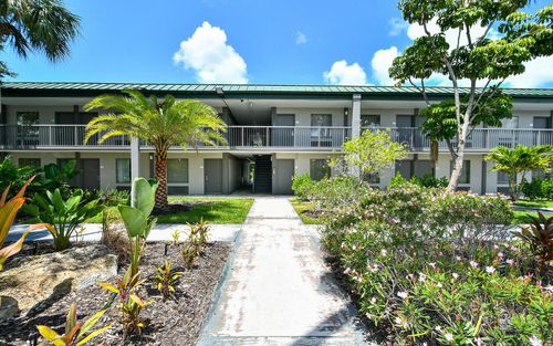 s-612-7150 N Tamiami Trl, SARASOTA, FL, 34243-1405 | Card Image