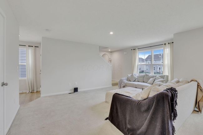 8568 Gable Loop, Condo with 4 bedrooms, 3 bathrooms and null parking in Canal Winchester OH | Image 11