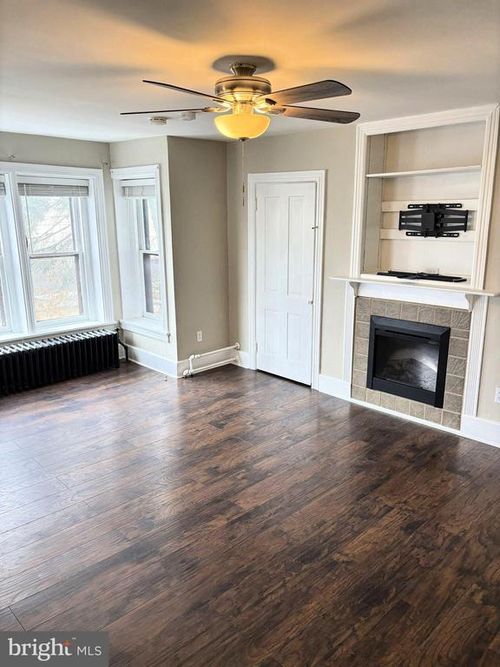 a-237 E Main St, MECHANICSBURG, PA, 17055-6518 | Card Image