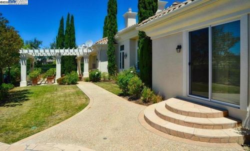 5253 Vicenza Way, San Jose, CA, 95138-2340 | Card Image