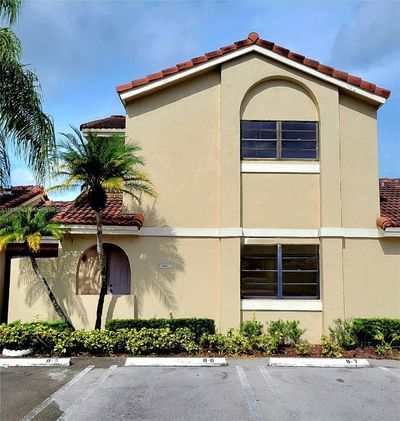 6064 - 6460 NW Nw 170th Ter, Townhouse with 3 bedrooms, 2 bathrooms and null parking in Hialeah FL | Image 1