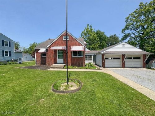 15920 Grove Street, Middlefield, OH, 44062 | Card Image