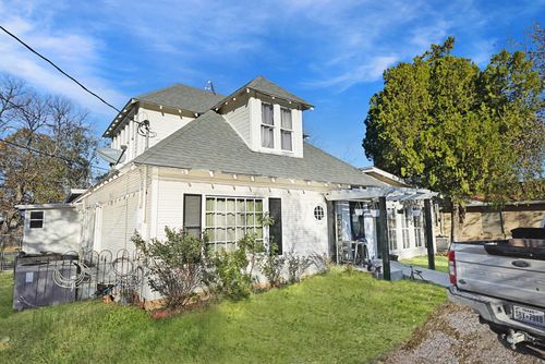 241 W Ross Ave, De Leon, TX, 76444-2147 | Card Image