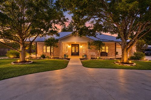 882 Cottonseed Run, Martindale, TX, 78655-3877 | Card Image