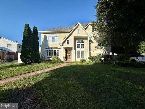 2223 Great Falls St, FALLS CHURCH, VA, 22046-2306 | Card Image