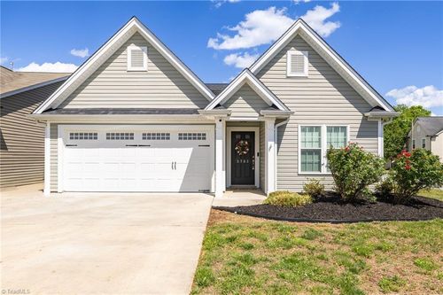5703 Midstream Cir, Clemmons, NC, 27012-9691 | Card Image