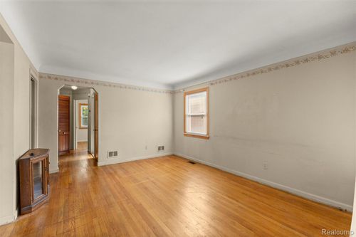 1184 Farnham Ave, Lincoln Park, MI, 48146-2417 | Card Image