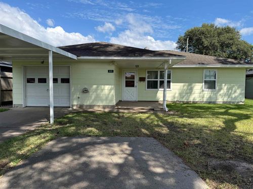 815 S 15th St, Nederland, TX, 77627 | Card Image