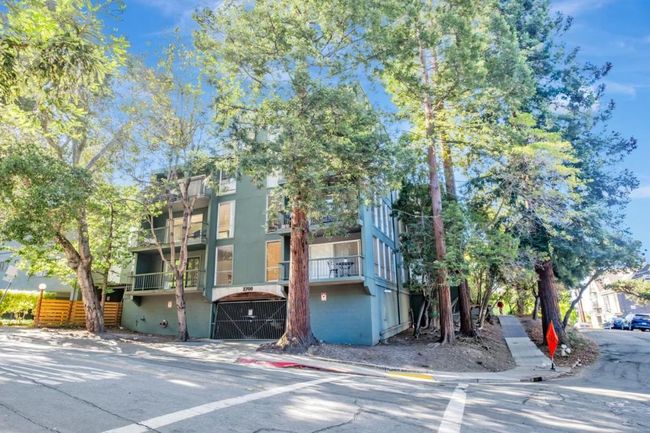 APT-301 - 2700 Le Conte Ave, Condo with 1 bedrooms, 1 bathrooms and 1 parking in Berkeley CA | Image 30