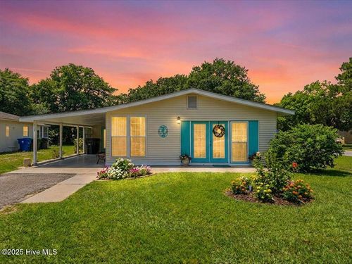 115 Ne 66th St, Oak Island, NC, 28465-4630 | Card Image