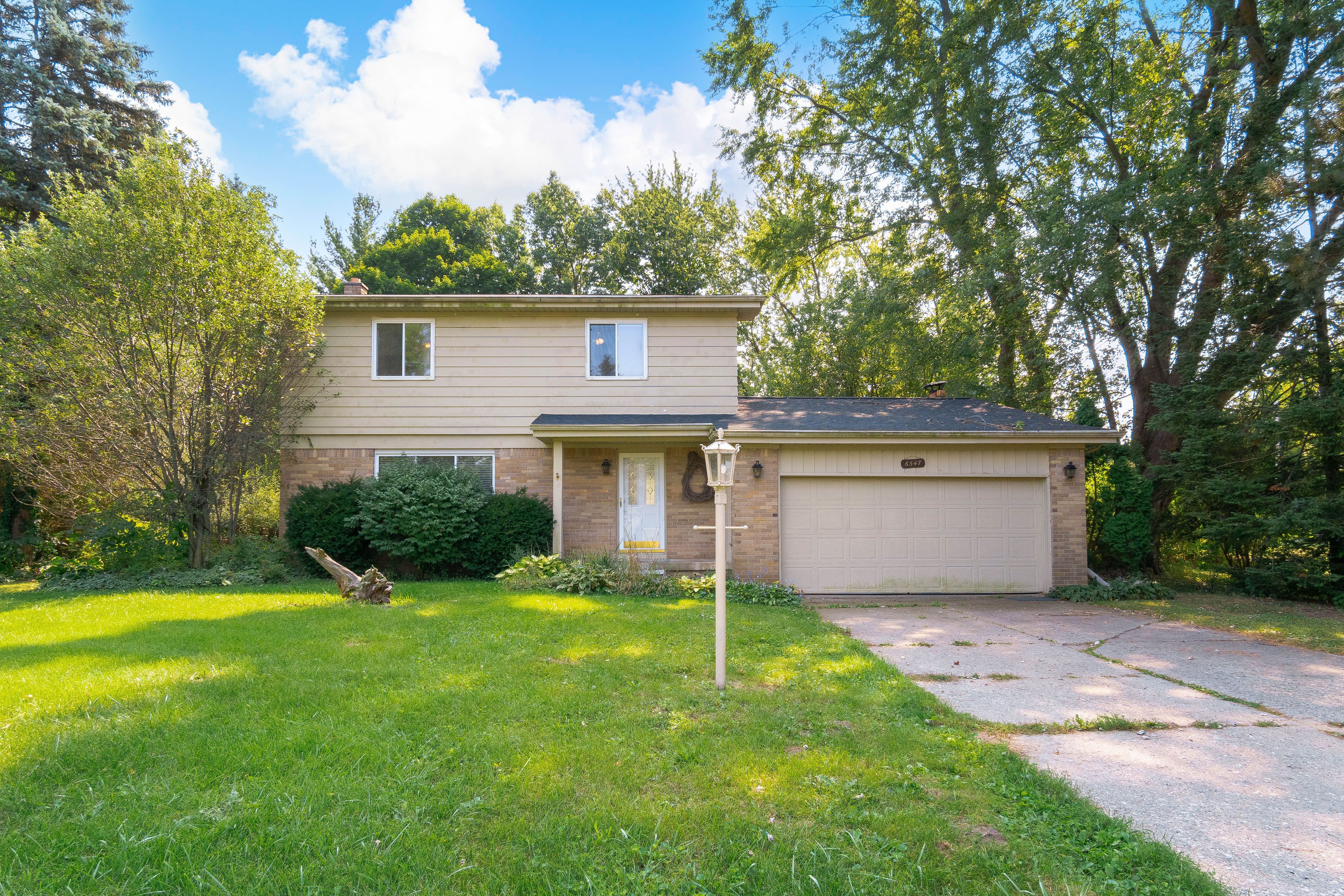 Meadowwood Ln, Grand Blanc, MI 48439