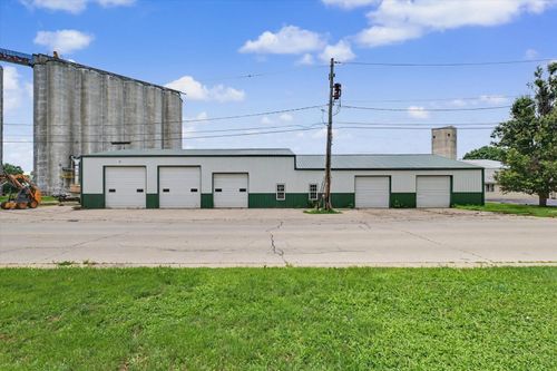 809 N Main St, Farmer City, IL, 61842-1019 | Card Image
