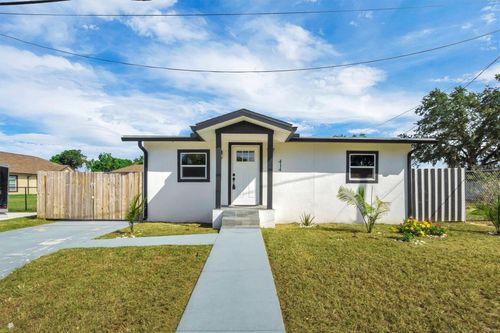 414 Monroe Ln, HAINES CITY, FL, 33844-1516 | Card Image