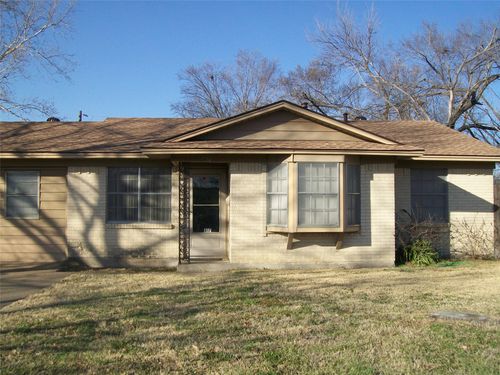 817 Miranda Dr, Mesquite, TX, 75149-5227 | Card Image