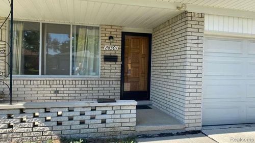 28301 Mavis Dr, Warren, MI, 48088-6633 | Card Image