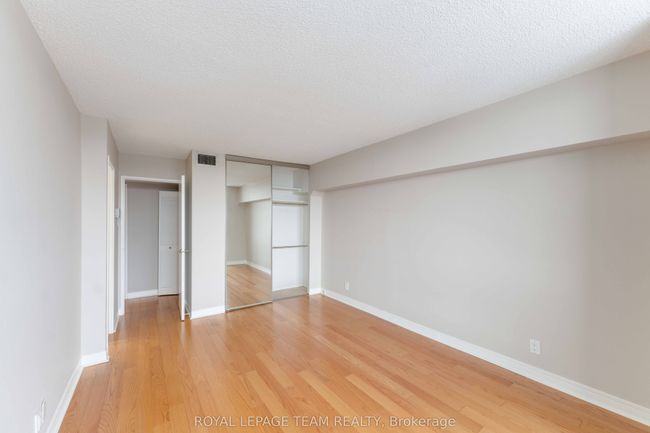 1601 - 1195 Richmond Rd, Condo with 3 bedrooms, 2 bathrooms and null parking in Ottawa ON | Image 14