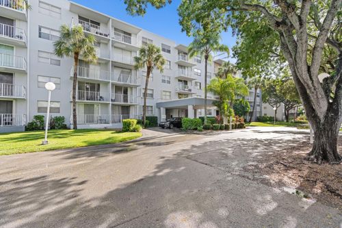 5k-470 Executive Center Dr, West Palm Beach, FL, 33401-2979 | Card Image