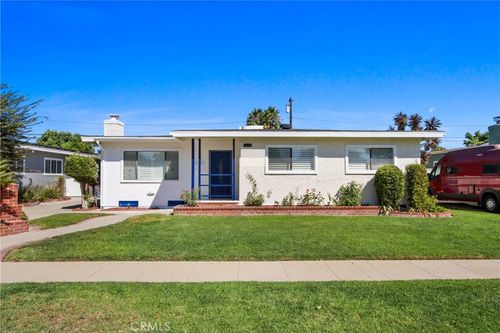 2690 Senasac Ave, Long Beach, CA, 90815-2230 | Card Image