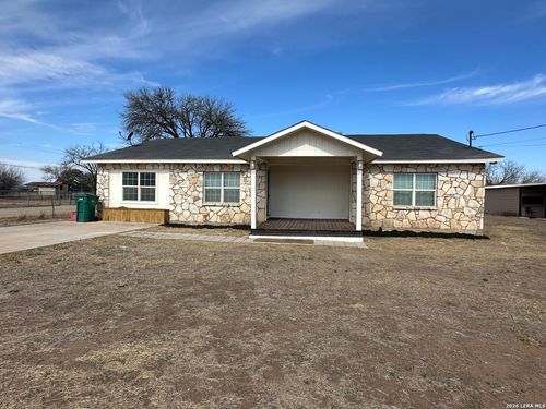 715 Walnut St, Jourdanton, TX, 78026-3335 | Card Image