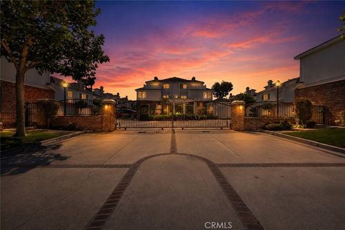 18723 Chapel Ln, Huntington Beach, CA, 92646 | Card Image