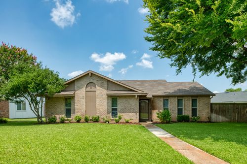 3013 Queens Way, Plano, TX, 75074-4733 | Card Image
