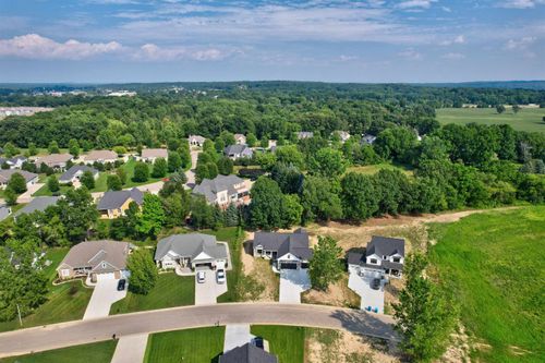 16445 Sleepy Hollow Dr, Fenton, MI, 48430-0020 | Card Image