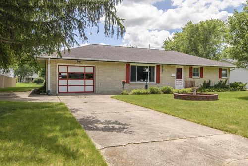 321 Macarthur Drive, Mukwonago, WI, 53149 | Card Image
