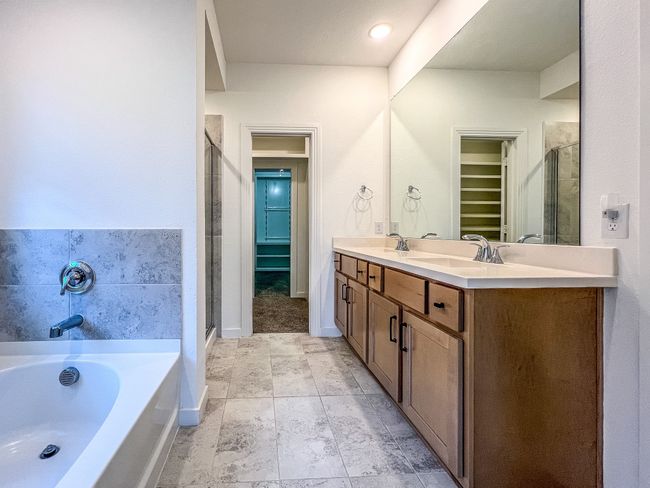 2004 Jumper Fields Dr, House other with 3 bedrooms, 3 bathrooms and null parking in Aubrey TX | Image 4