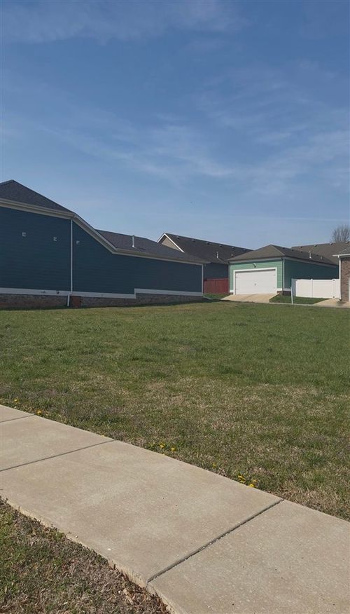 641 Continental Dr, Bowling Green, KY, 42103-7994 | Card Image