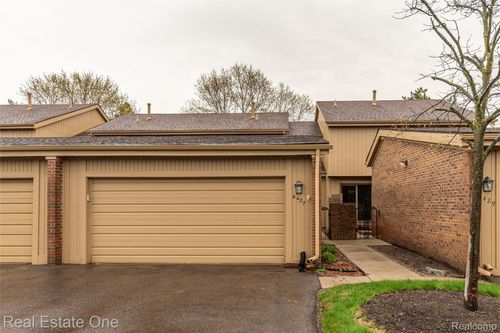 10-6427 Richard Run, West Bloomfield, MI, 48322-2108 | Card Image