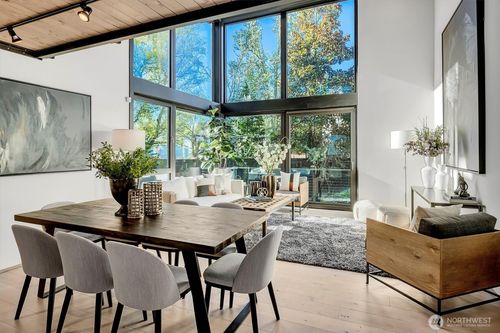 305 Lee St, Seattle, WA, 98109-3136 | Card Image